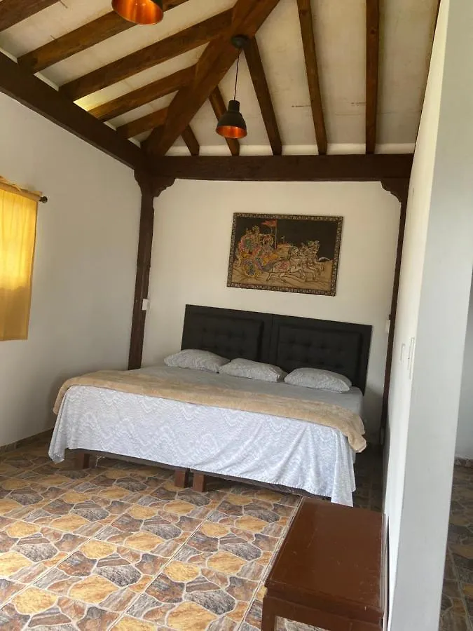 Hostal Hollywood Inn Rionegro Pensión